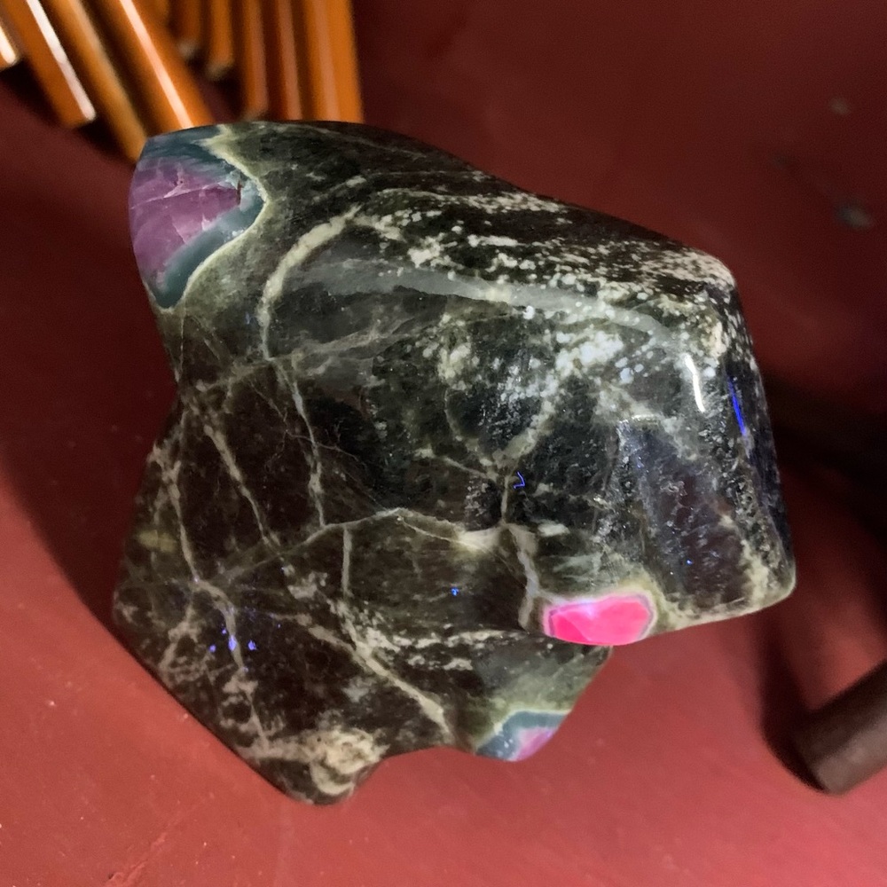 Ruby in Zolite - Picture 3 of 8